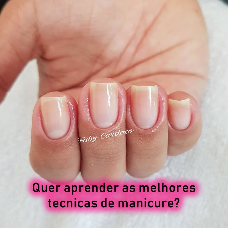 Esmaltação francesinha com contorno perfeito